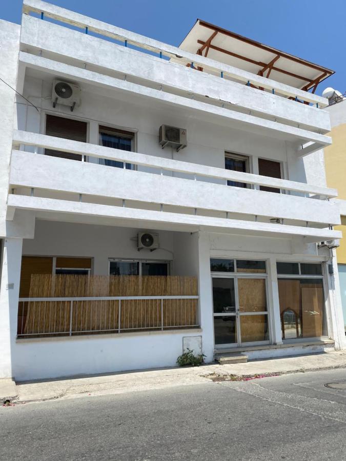Past Or Tail Hostel Λάρνακα Εξωτερικό φωτογραφία